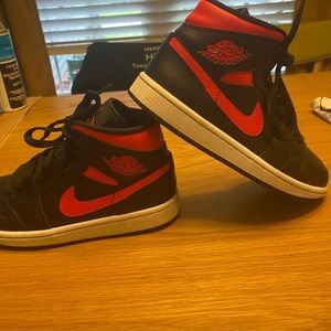 Air Jordan mids